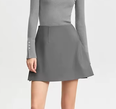 Lara-Falda corta casual