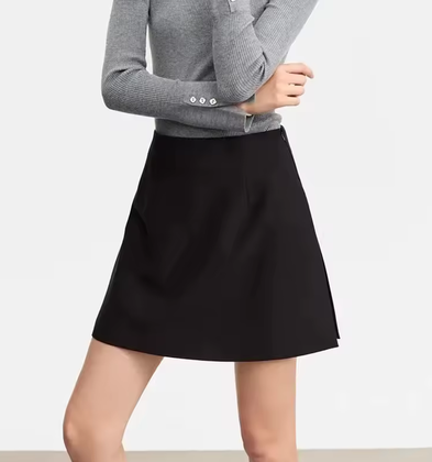 Lara-Falda corta casual